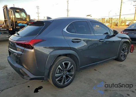 2022 Lexus Ux 200 Base z USA, uszkodzony, nr VIN JTHX3JBH3N2050870